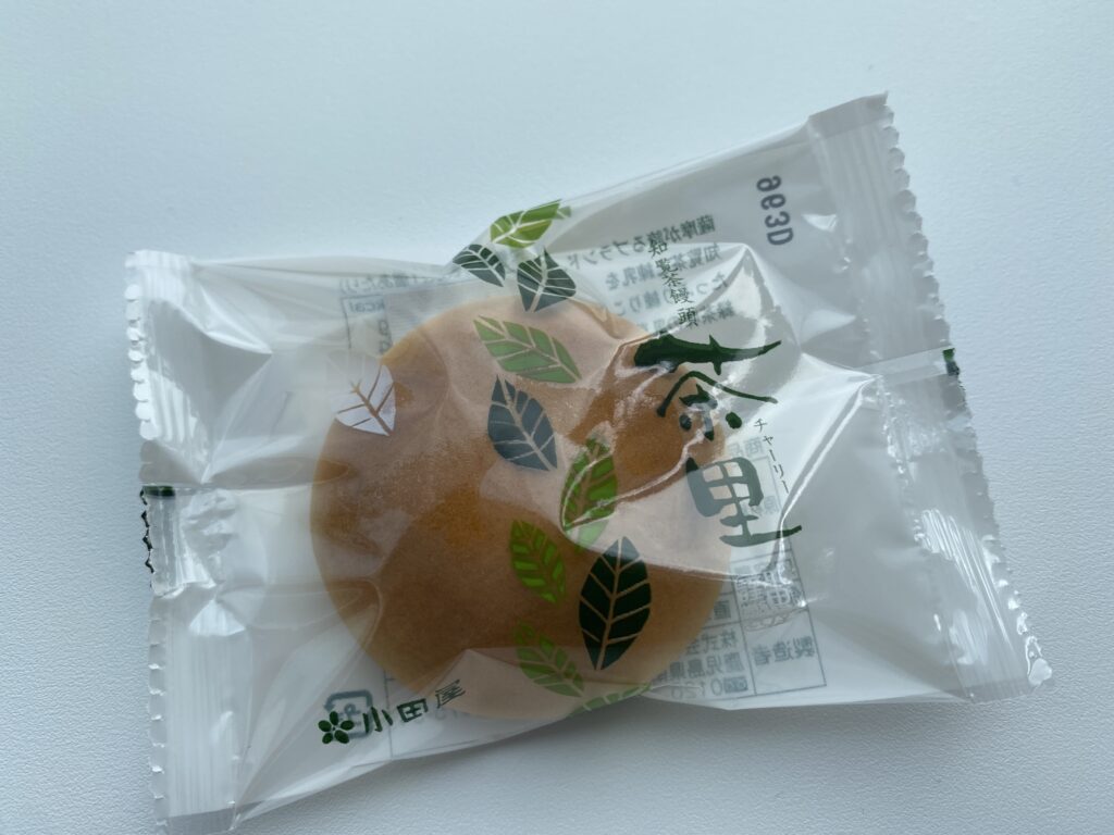 知覧茶の旨味が凝縮された「お菓子の小田屋さん」の『茶里』